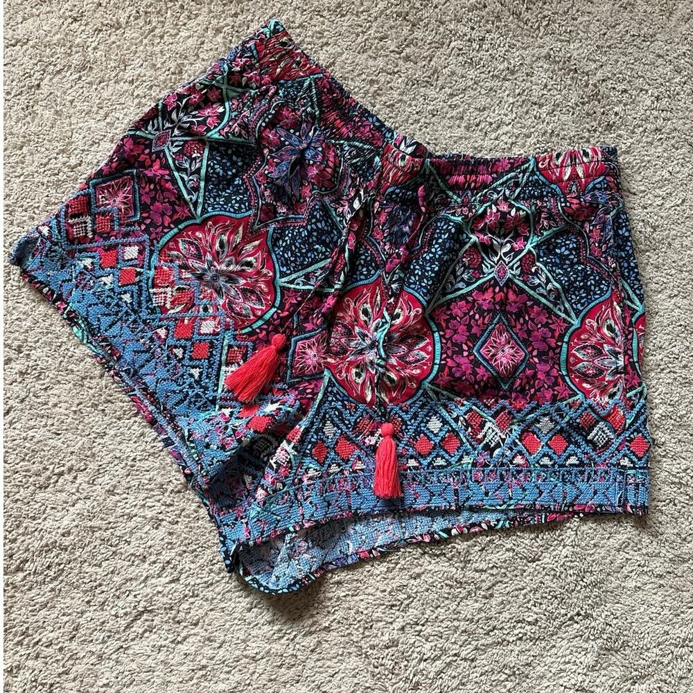 GAP Women’s Kaleidoscope Bohemian flowy drawstring shorts, size Medium.